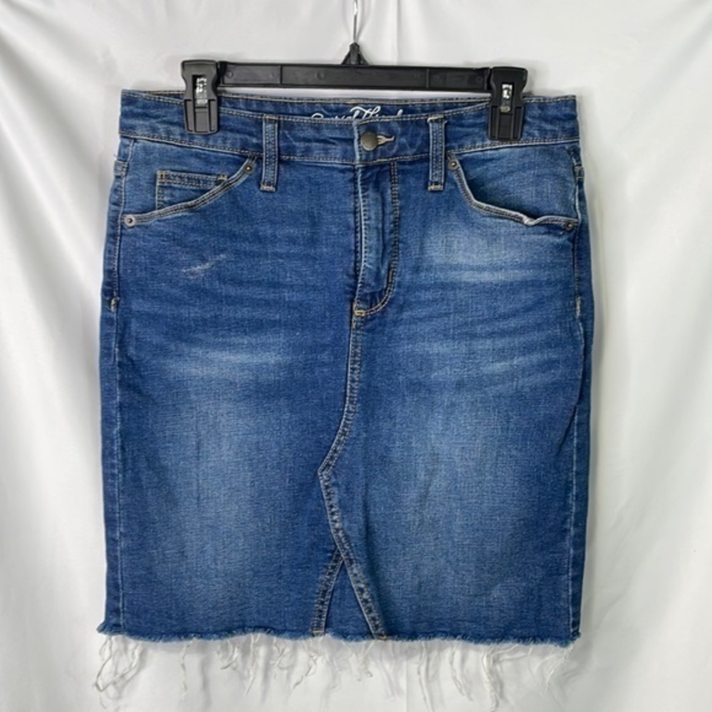 Universal thread denim skirt